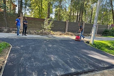 Заезд на участок из асфальта 3